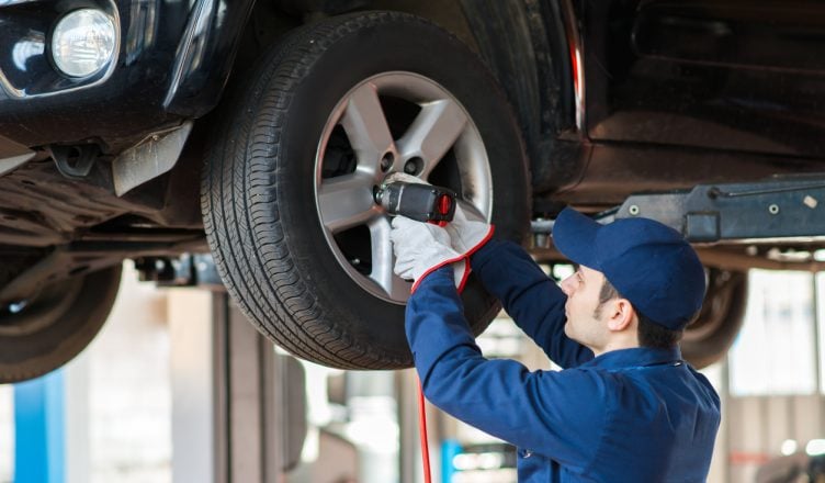 How Scheduling Preventive Maintenance Helps Reduce Roadside Vehicle Breakdowns