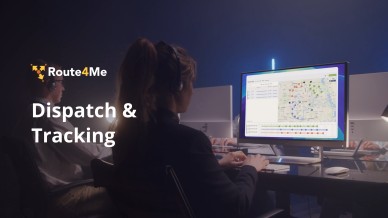 Dispatcher monitors live routes on Route4Me’s Dispatch & Tracking dashboard, viewing drivers and stops on a real-time map.